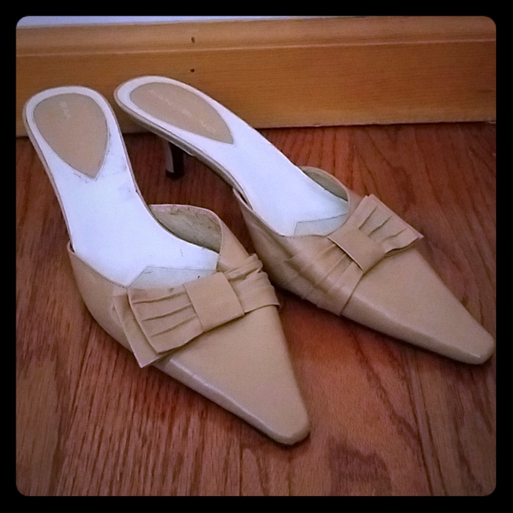 Bandolino Shoes